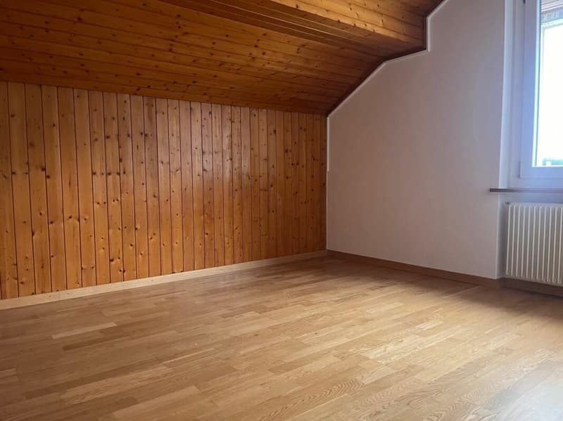 3-Zimmer-Dachwohnung in gepflegtem 3-Familienhaus (3)