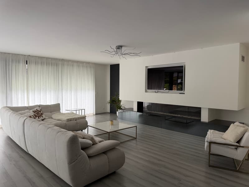 Exceptional Contemporary Property in Saxon (13)