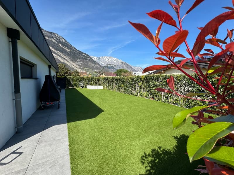 Exceptional Contemporary Property in Saxon (6)