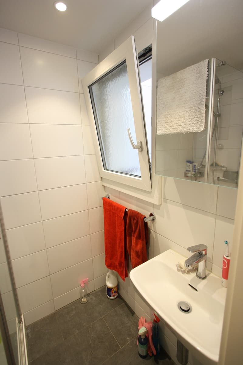 Incantevole appartamento di 3,5 locali con balcone a Ostermundigen – disponibile da settembre. (13)