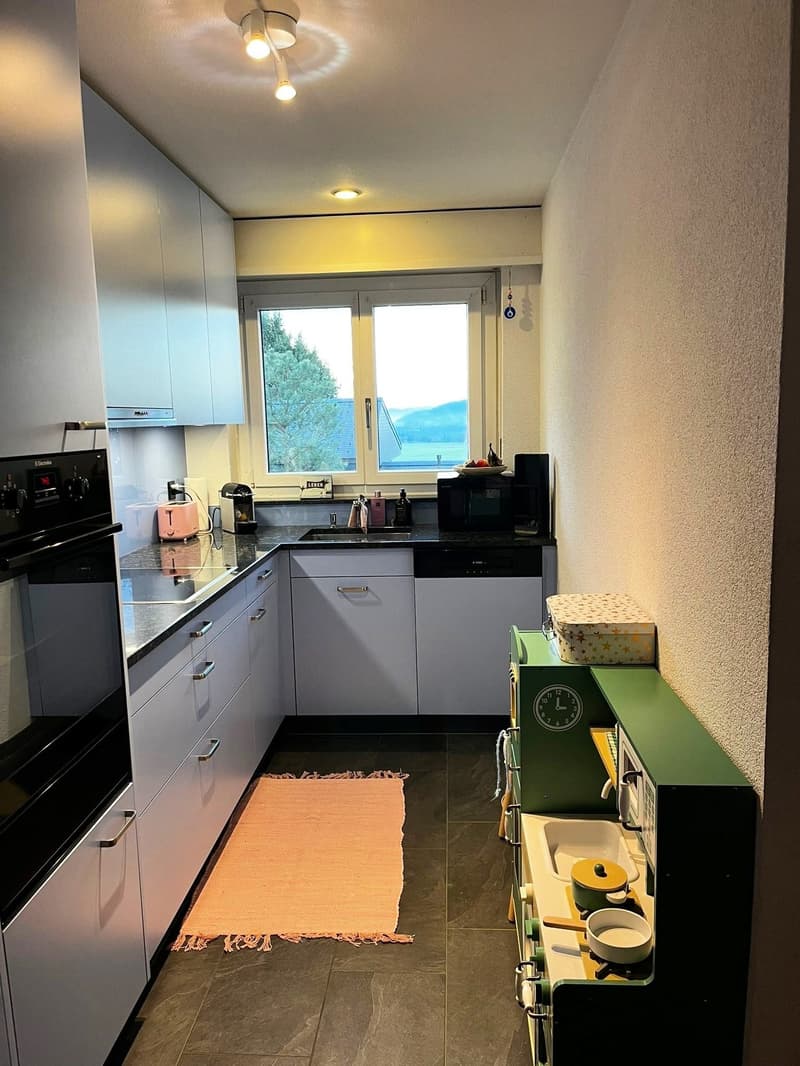 Einladende 4.5-Zimmer-Wohnung mit Balkon in Uettligen (7)