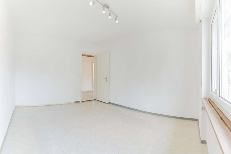 Helle 3.5-Zimmerwohnung mit Balkon und schöner Aussicht in Port (8)