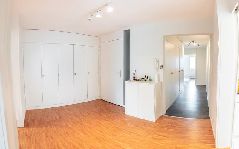 Grösszügige 4.5-Zimmer-Wohnung mit Aussicht in Kirchlindach (2)