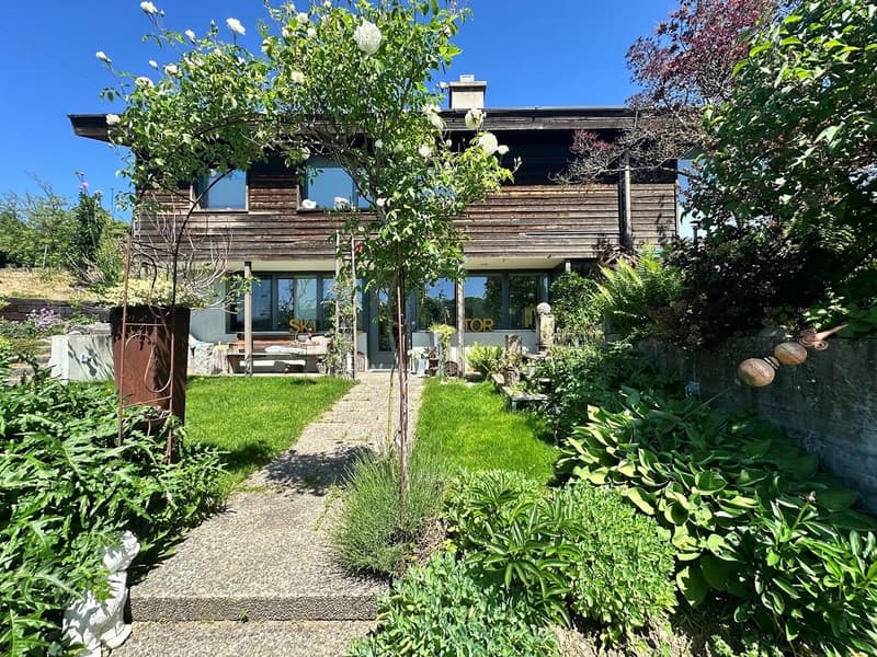 Living in the green, in a quiet and sunny hillside location (2)