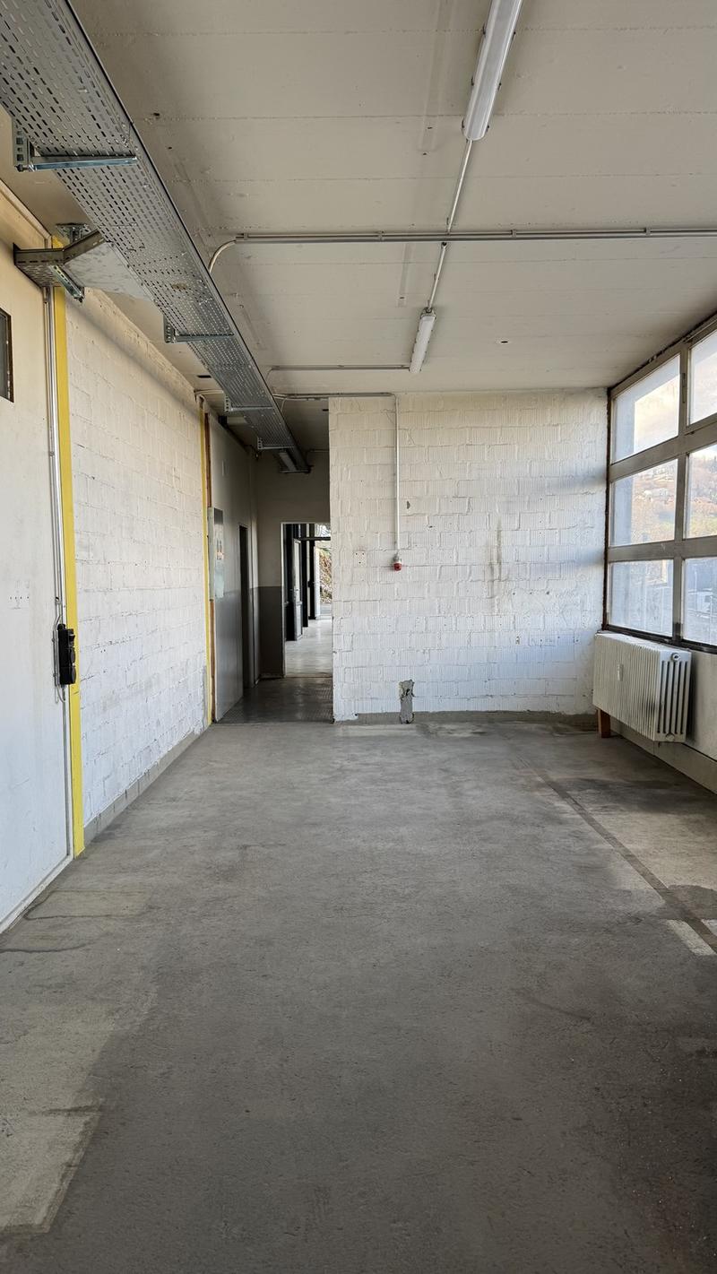 Gewerberaum mit Laderampe zu vermieten (6)