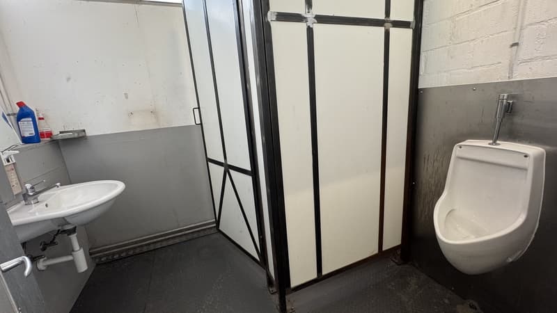 Gewerberaum mit Laderampe zu vermieten (9)