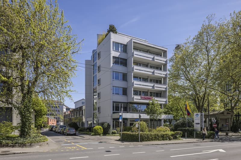 West-/Nordfassade