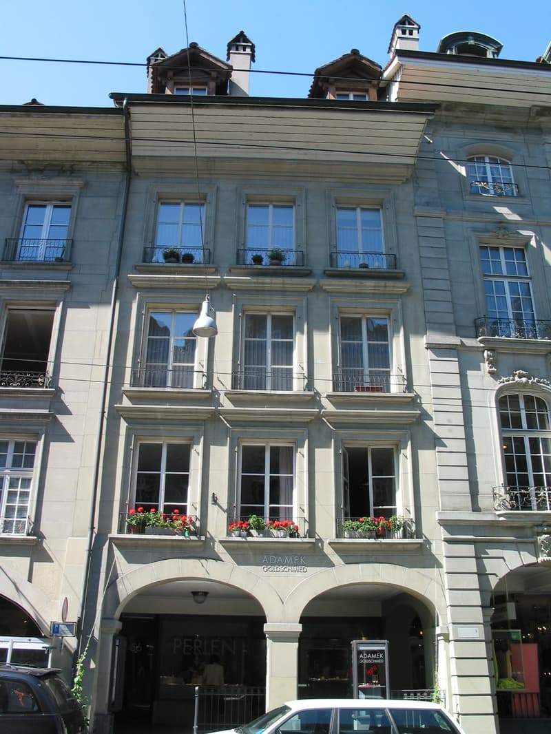 Living in the heart of Bern: Charming 3-room apartment with studio on Kramgasse (7)