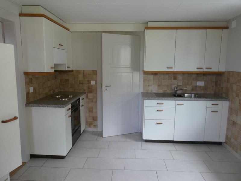 Charmante 4-Zimmer-Terrassenwohnung mit Seeblick in Gunten (5)