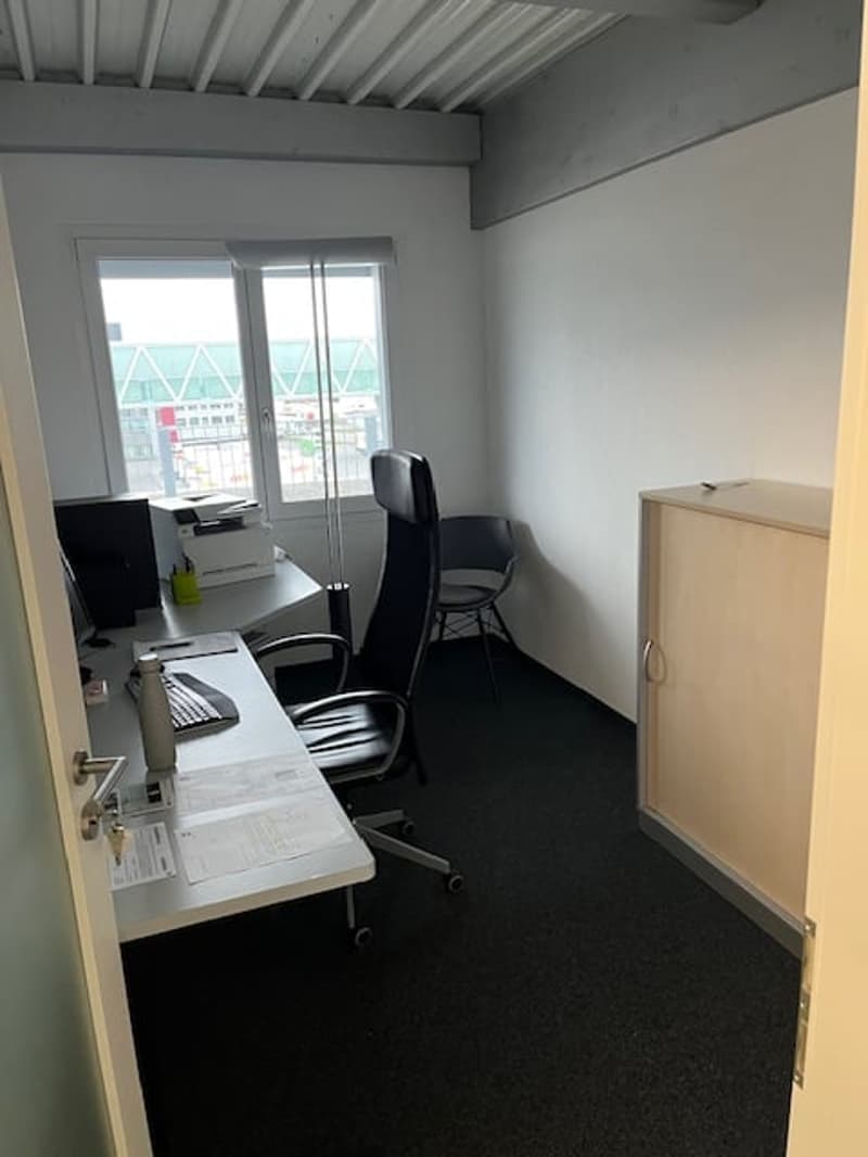 Bureaux/Studio de cosmétique/Salles de traitement etc. (2)