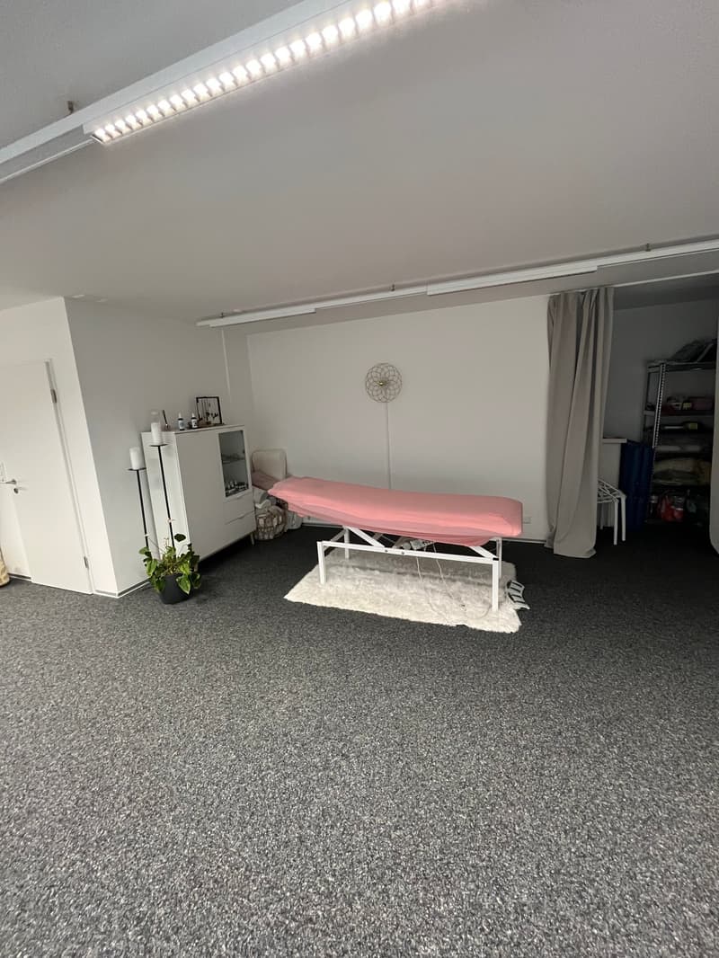 Office space/therapy room/treatment room (11)