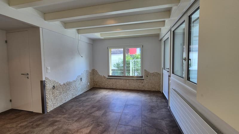Maison familiale de 5,5 pièces avec beaucoup d'espace et jardin d'hiver à Klingnau (15)