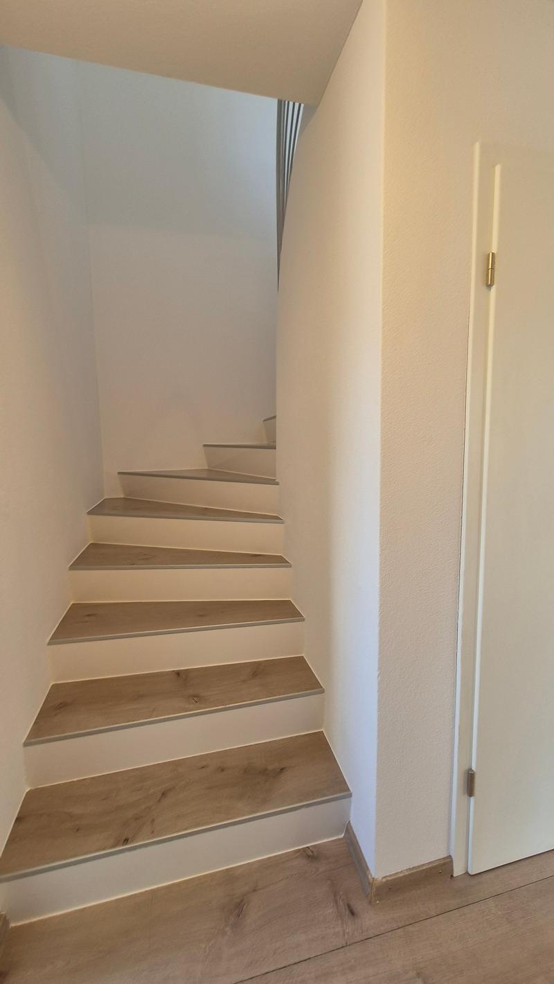Maison familiale de 5,5 pièces avec beaucoup d'espace et jardin d'hiver à Klingnau (21)