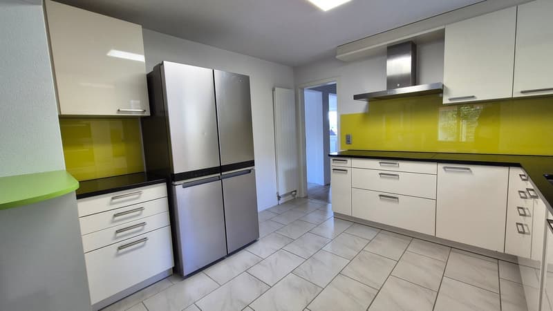 Maison familiale de 5,5 pièces avec beaucoup d'espace et jardin d'hiver à Klingnau (17)