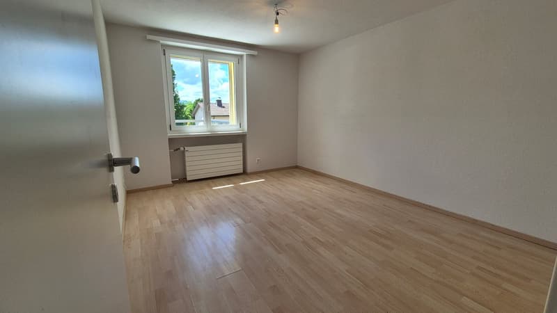 Maison familiale de 5,5 pièces avec beaucoup d'espace et jardin d'hiver à Klingnau (24)