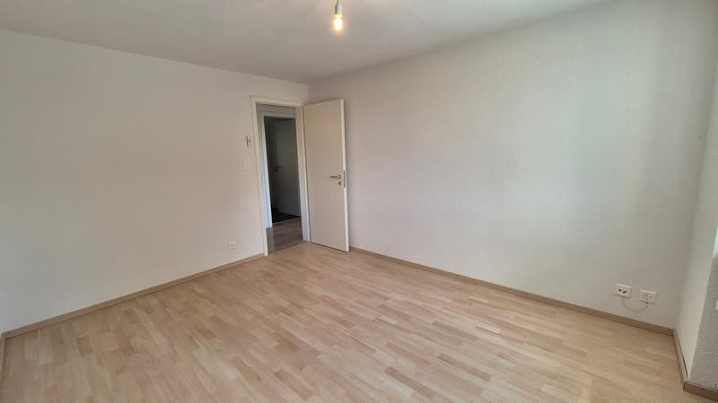Maison familiale de 5,5 pièces avec beaucoup d'espace et jardin d'hiver à Klingnau (25)