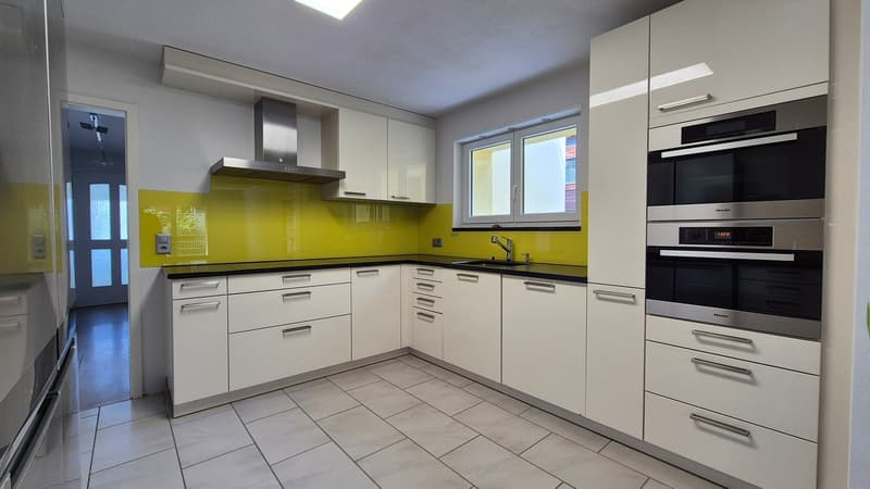Maison familiale de 5,5 pièces avec beaucoup d'espace et jardin d'hiver à Klingnau (16)