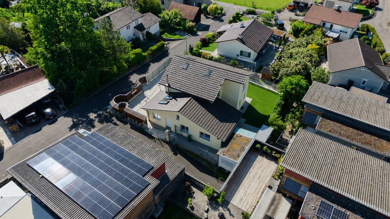 Maison familiale de 5,5 pièces avec beaucoup d'espace et jardin d'hiver à Klingnau (3)
