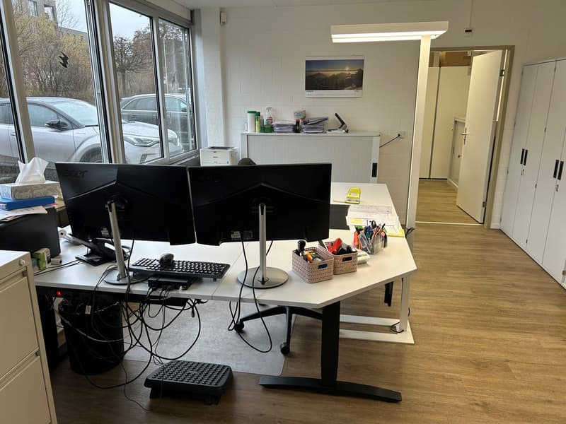 Bureaux dans la zone industrielle "Bornfeld Gheid" à louer (2)