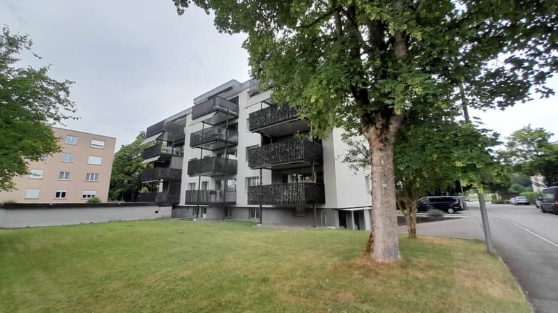 Urtenen-Schönbühl / appartement de 3,5 pièces sans barrieres avec balcon immense à louer ! (1)