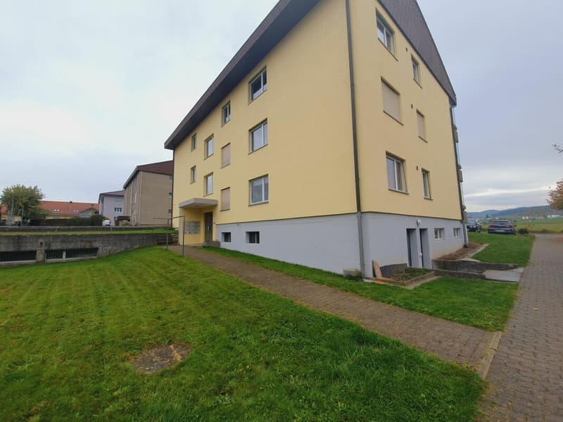 Appartamento di 4,5 locali rinfrescato con vista sul verde a Hindelbank in affitto! (1)