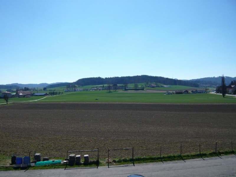 Hindelbank - bel appartement 2 pièces avec vue sur le verdure à louer ! (3)