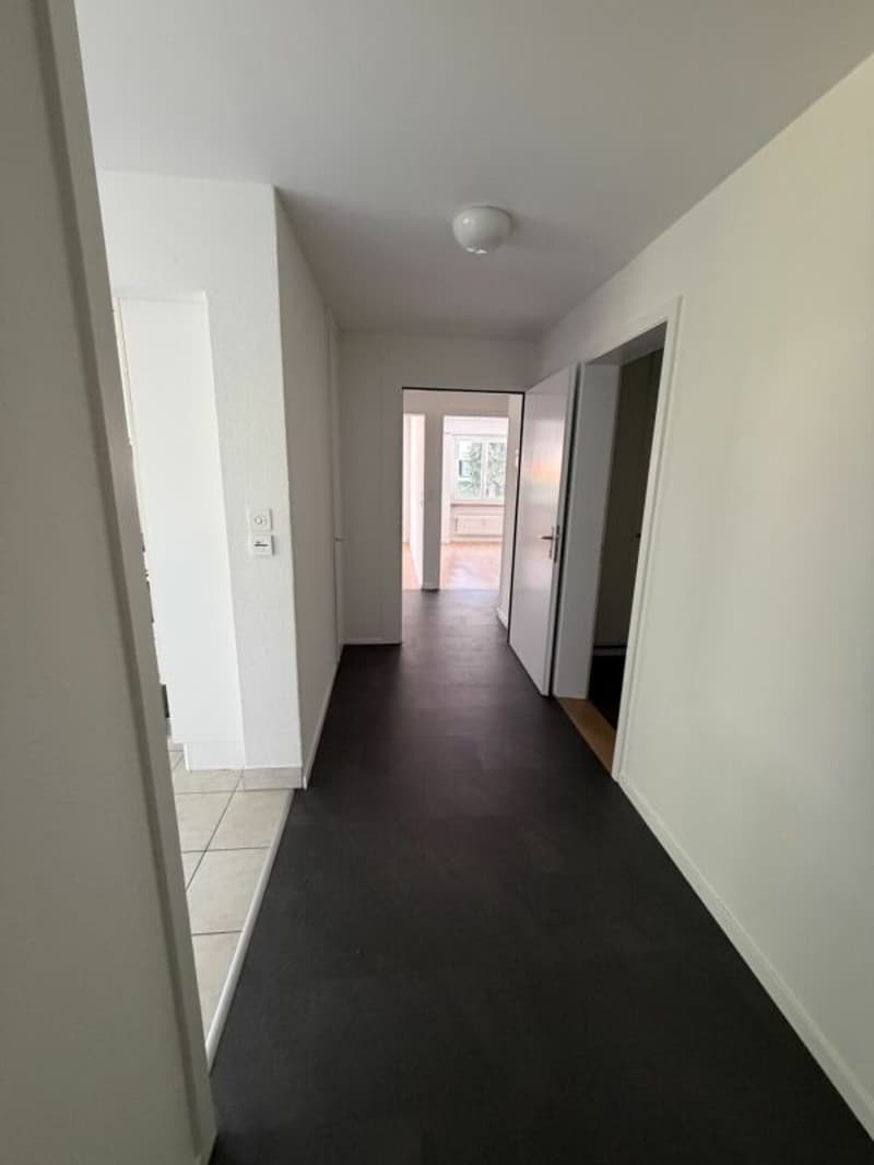 Appartement de 3,5 pièces sans barrières avec grand balcon à Urtenen-Schönbühl à louer ! (7)