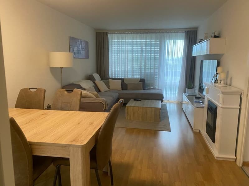 Helle 4.5-Zimmerwohnung im 12. Obergeschoss mit grossem Balkon und schöner Aussicht! (4)
