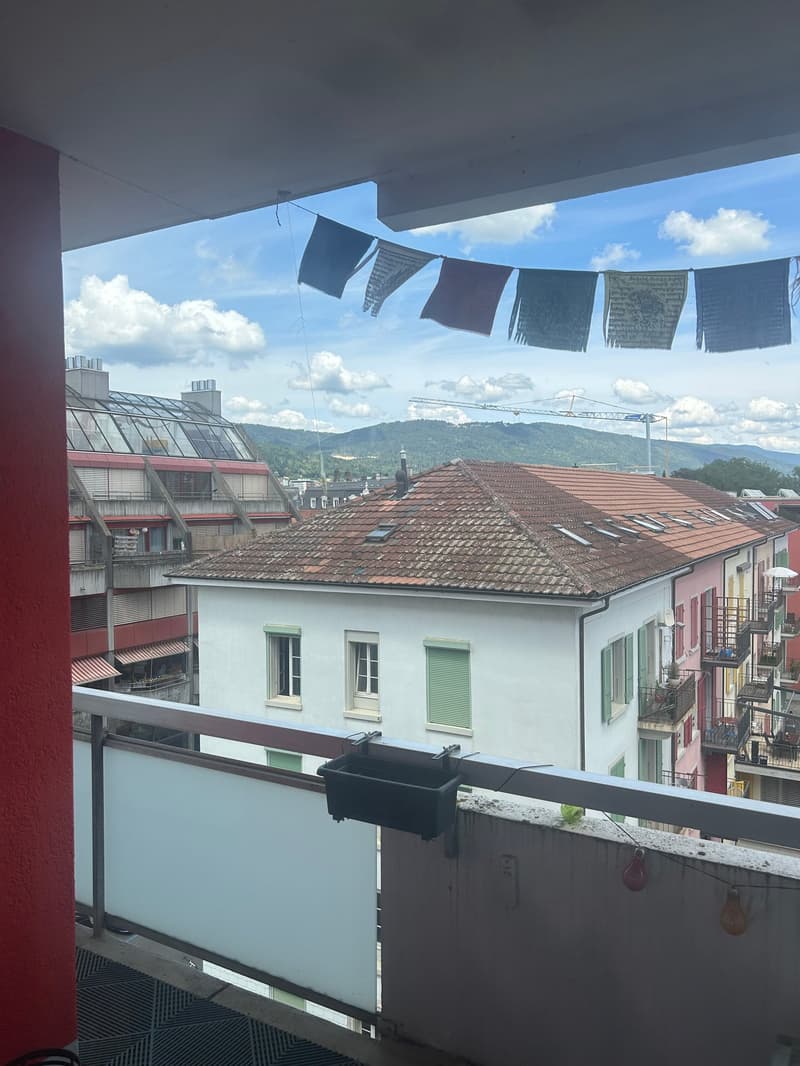 Spacieux appartement de 4.5 pièces avec balcon à Bienne (18)