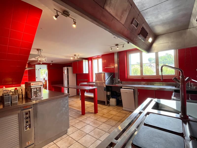 Large residential house / former restaurant with Spycher (12)