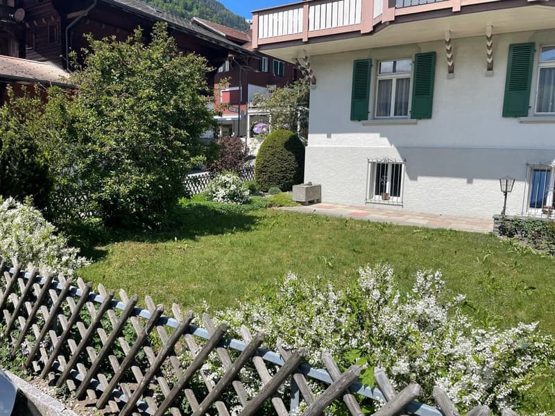 Edificio residenziale e commerciale con annesso spazioso (6)