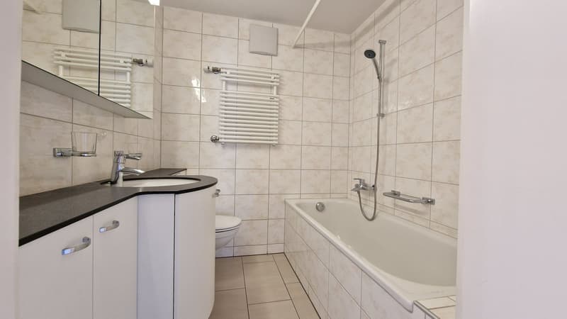 Bad mit Wanne