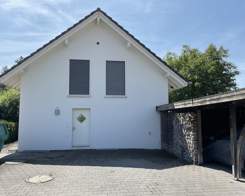 Stilvolles 5½-Zimmer-Einfamilienhaus mit Garten in Hubersdorf (1)