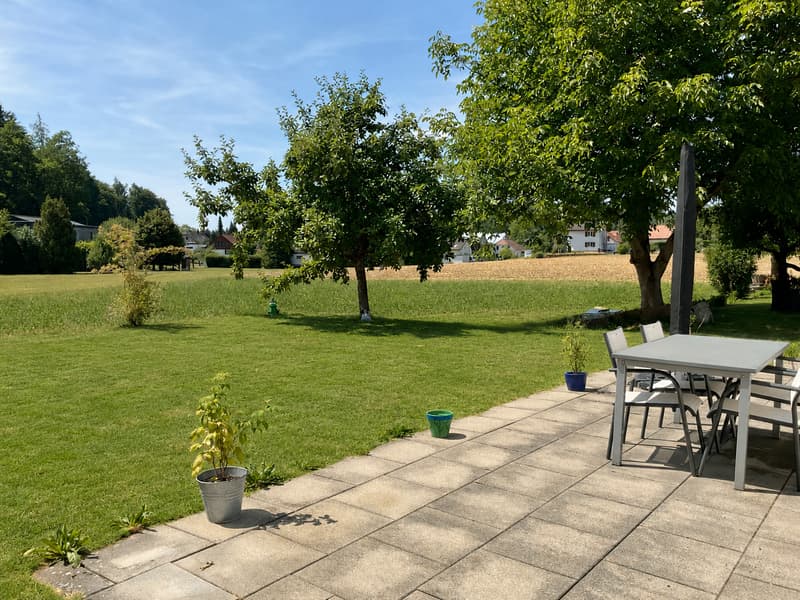 Stilvolles 5½-Zimmer-Einfamilienhaus mit Garten in Hubersdorf (3)
