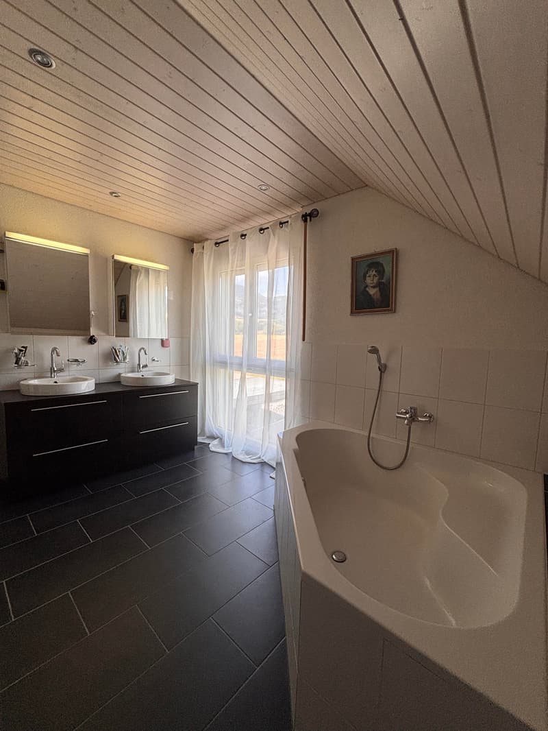 Stilvolles 5½-Zimmer-Einfamilienhaus mit Garten in Hubersdorf (11)