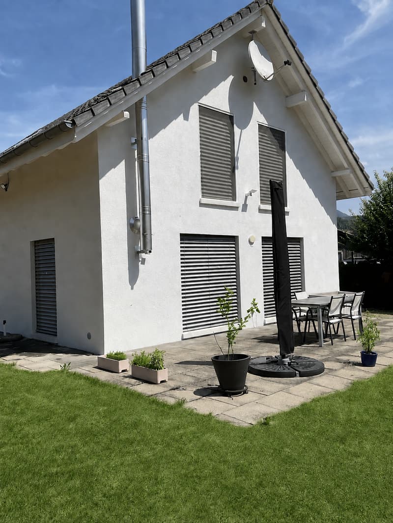 Stilvolles 5½-Zimmer-Einfamilienhaus mit Garten in Hubersdorf (2)