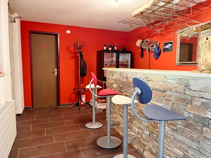Geräumiges Büro/Gewerberaum für vielseitige Möglichkeiten (6)