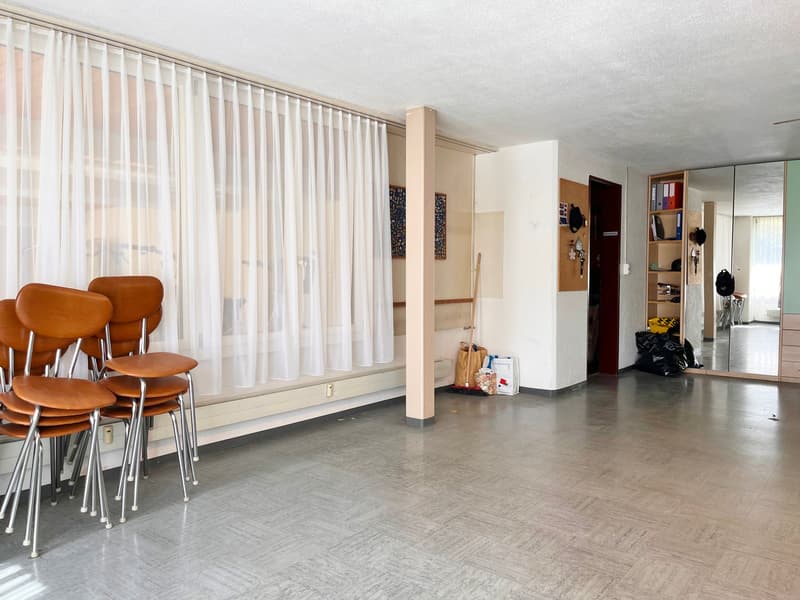 Geräumiges Büro/Gewerberaum für vielseitige Möglichkeiten (3)