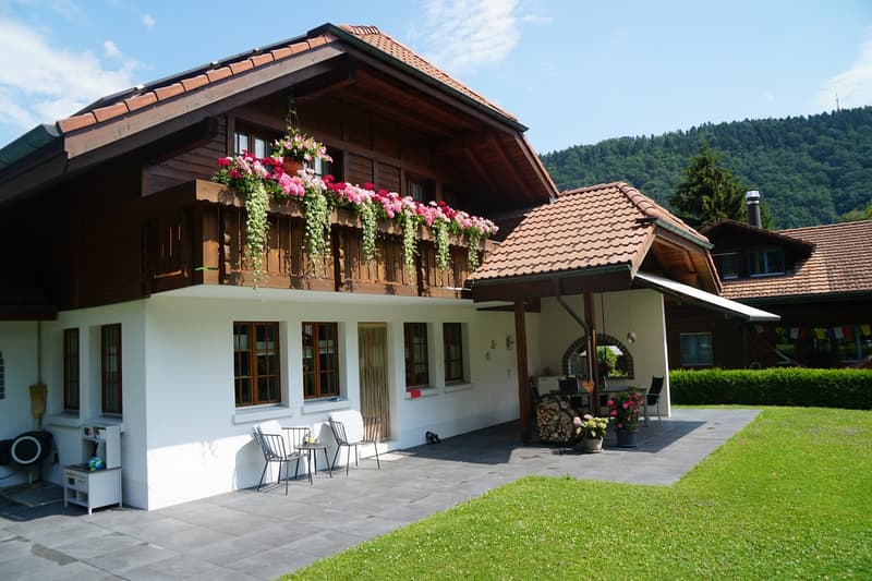6.5-Zimmer-Einfamilienhaus mit 700m2 Umschwung (13)