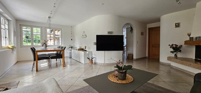 6.5-Zimmer-Einfamilienhaus mit 700m2 Umschwung (5)