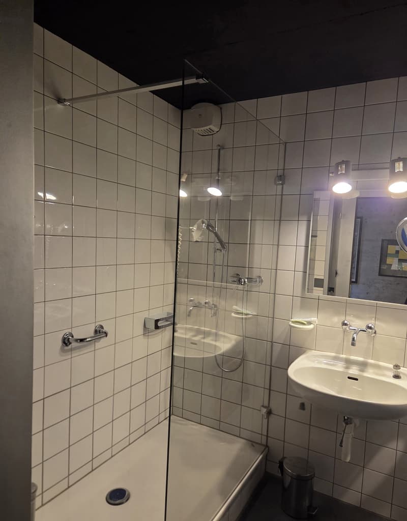 Maison de ville charmante de 5,5 pièces à Biel – Vivre avec style et confort (8)