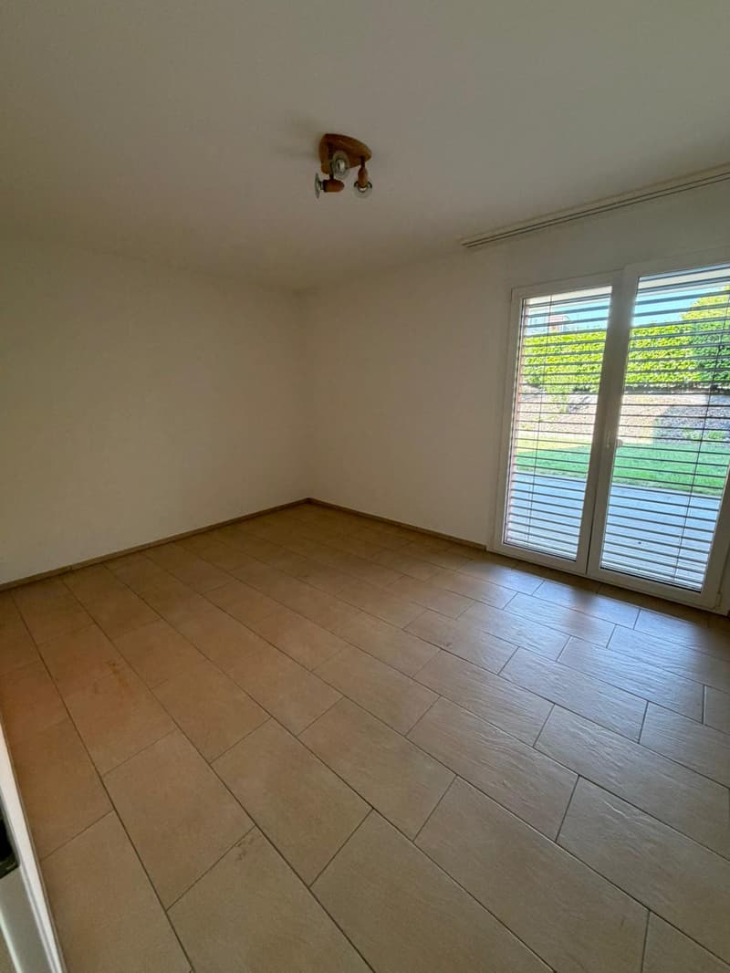 Bright, airy 3.5-room apartment on the ground floor with a large seating area and garden share (6)