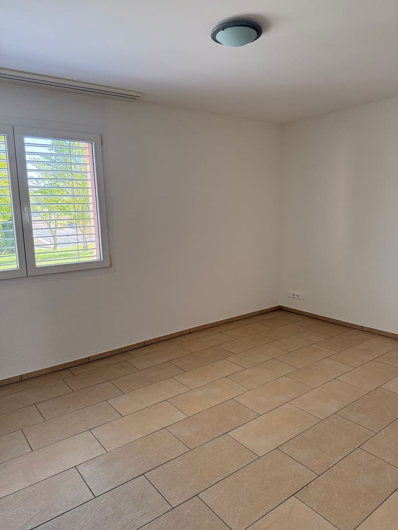 Bright, airy 3.5-room apartment on the ground floor with a large seating area and garden share (4)