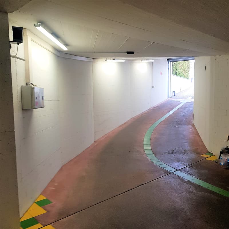 Parking space in a clear underground garage in the village center (3)