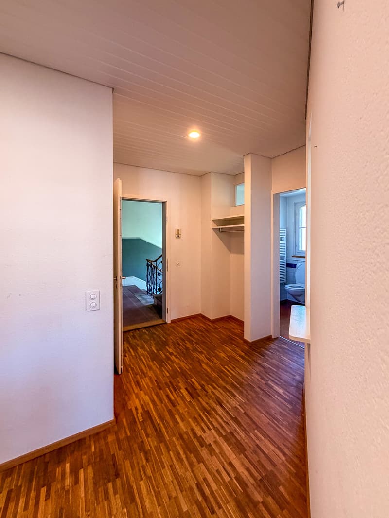 Charmant appartement maisonnette 4 pièces dans un immeuble ancien sur la Südbahnhofstrasse, Berne (3)