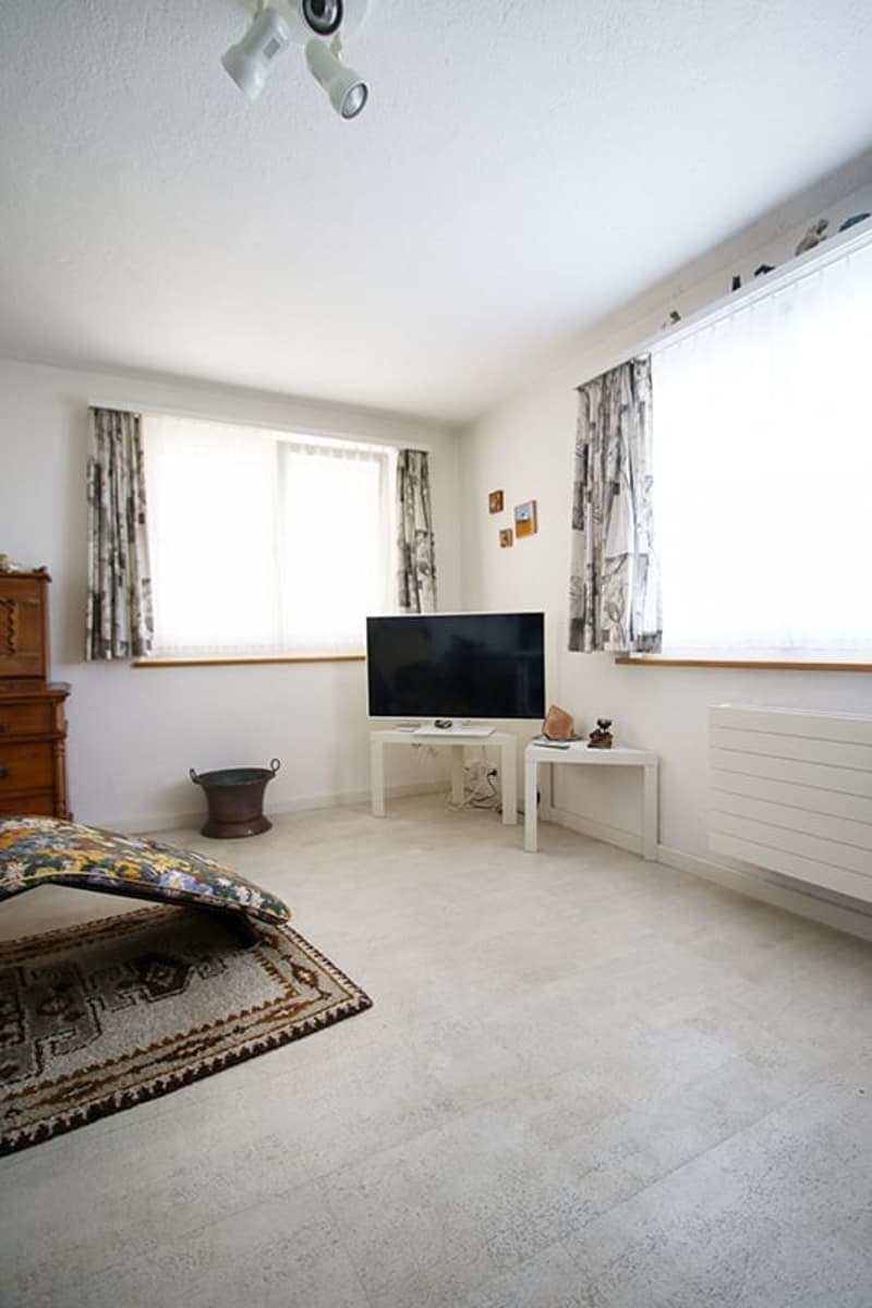 Einliegerwohnung - Zimmer Ost mit reichlich Tageslicht