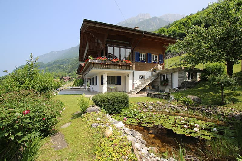 Stattliches Chalet mit grosszügigem Umschwung - Oase zum Entspannen