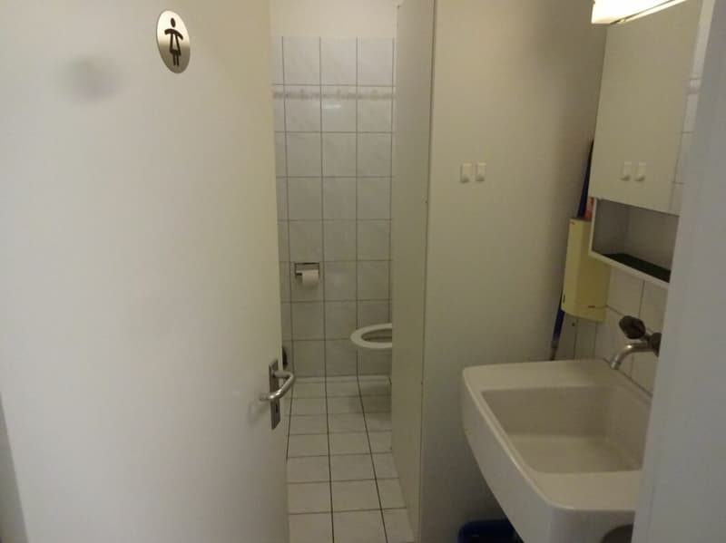 Spacious office space with 57m² - Plenty of room for your ideas (4)