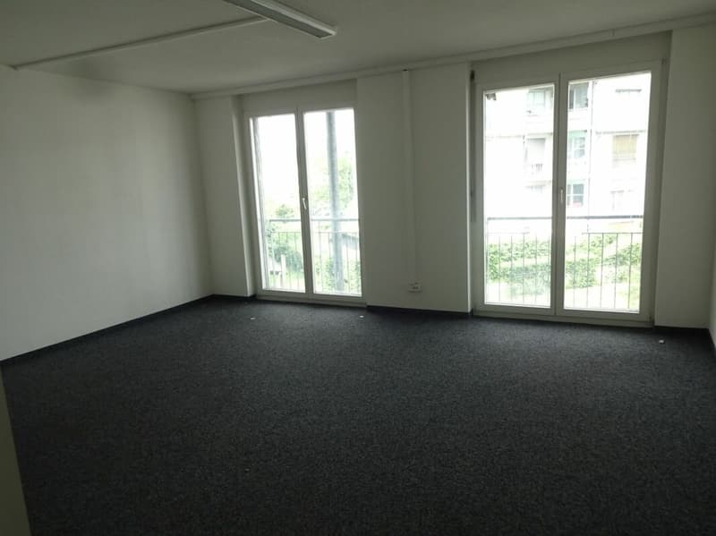 Spacious office space with 57m² - Plenty of room for your ideas (3)