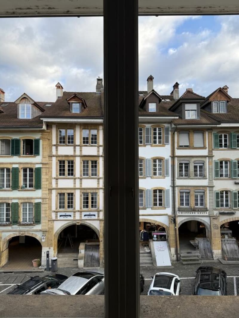 Living in the beautiful old town (5)